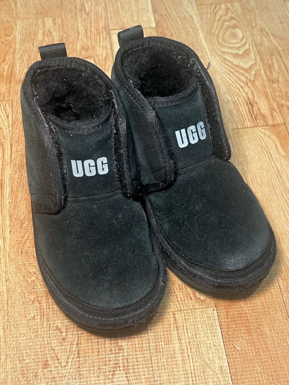 UGG Kids Classic Mini Boots Black Size 11 Toddler Cozy Slip-On